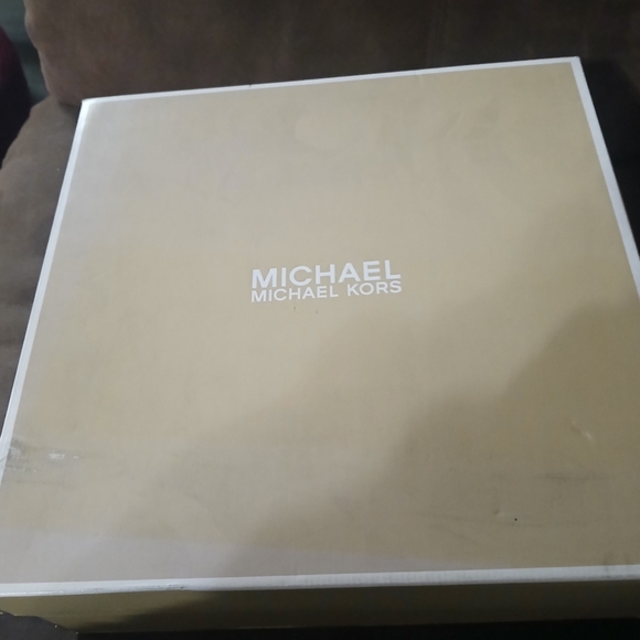 NIB Michael Kors Viera Booties - Picture 5 of 7